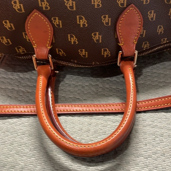 Handbag - Picture 5 of 9